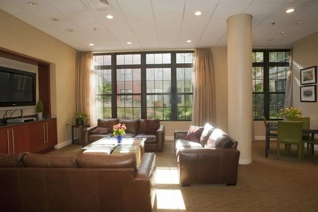 17 Otis St 503, Cambridge, MA 02141