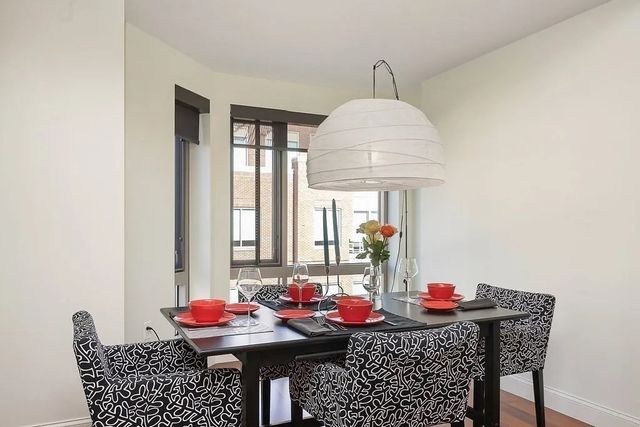 17 Otis St 503, Cambridge, MA 02141
