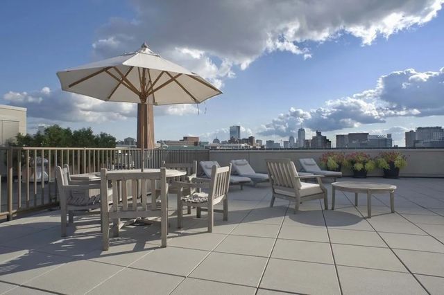 17 Otis St 503, Cambridge, MA 02141