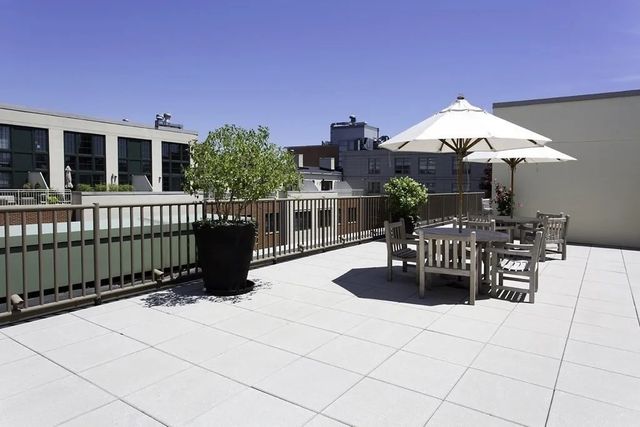 17 Otis St 503, Cambridge, MA 02141