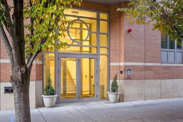17 Otis St 503, Cambridge, MA 02141