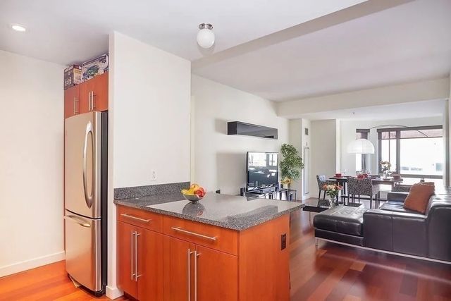 17 Otis St 503, Cambridge, MA 02141