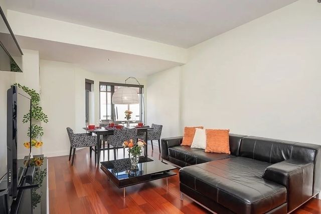 17 Otis St 503, Cambridge, MA 02141