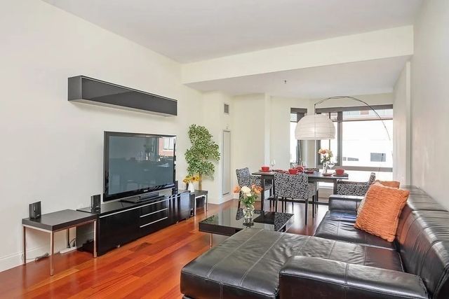 17 Otis St 503, Cambridge, MA 02141