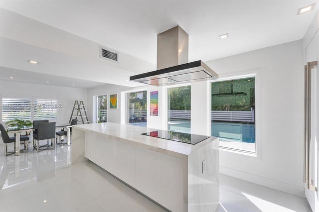 1903 Bay Dr, Pompano Beach, FL 33062