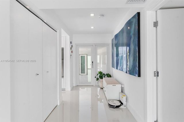 1903 Bay Dr, Pompano Beach, FL 33062