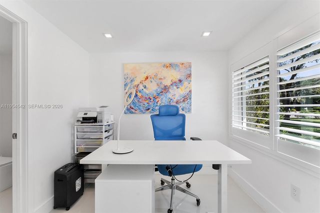 1903 Bay Dr, Pompano Beach, FL 33062