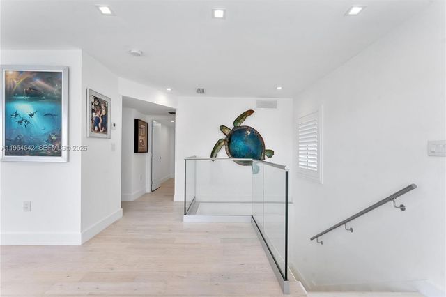 1903 Bay Dr, Pompano Beach, FL 33062