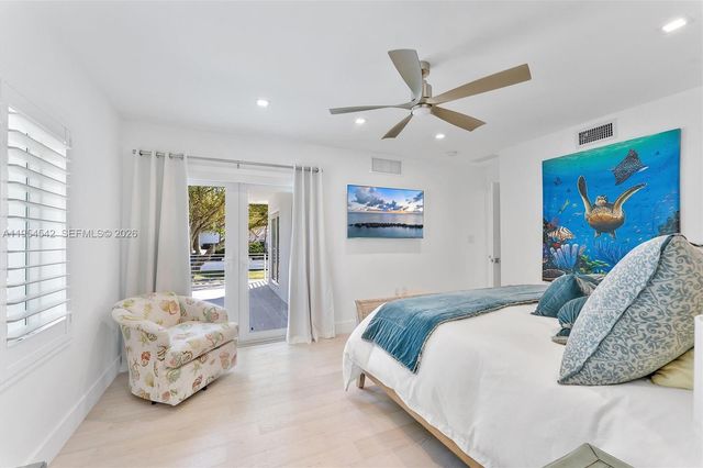 1903 Bay Dr, Pompano Beach, FL 33062