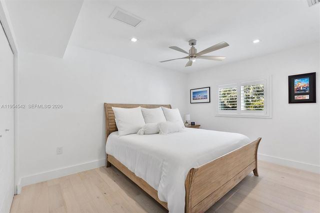 1903 Bay Dr, Pompano Beach, FL 33062