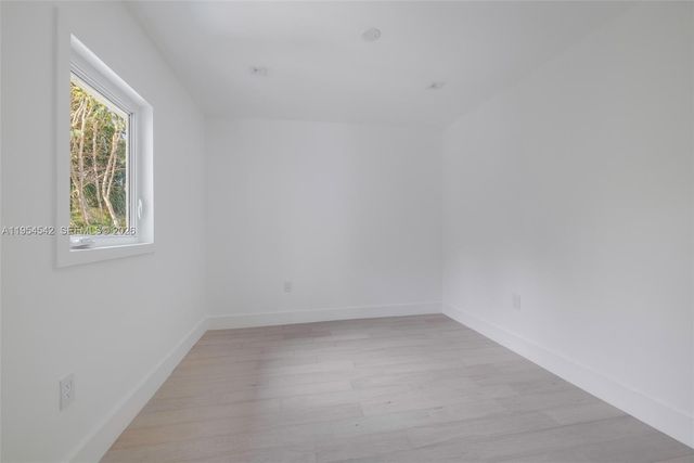 1903 Bay Dr, Pompano Beach, FL 33062