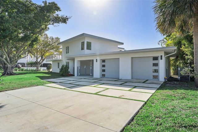 1903 Bay Dr, Pompano Beach, FL 33062