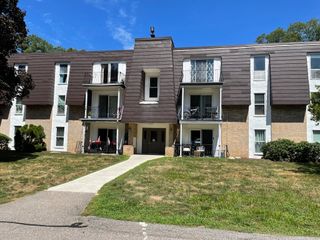 4 Kennedy Lane 49, Milford, MA 01757