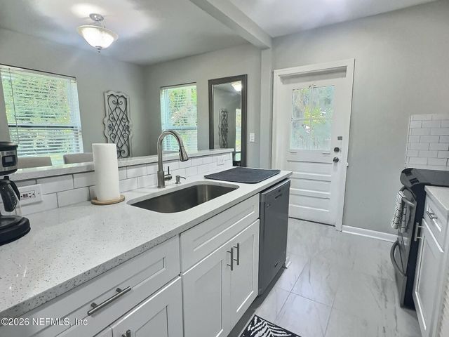 5244 SAN JUAN Avenue, Jacksonville, FL 32210