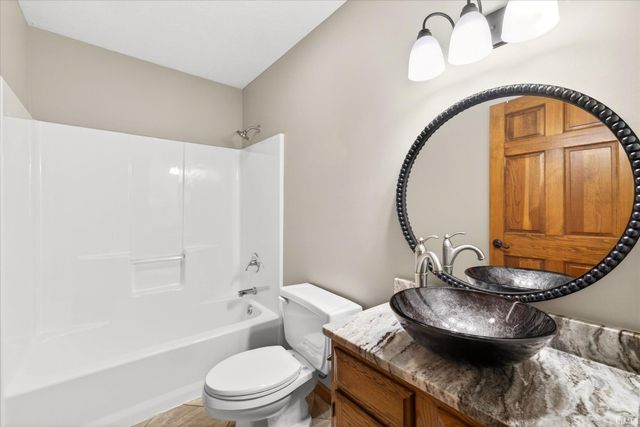 3825 E Devonshire Court, Bloomington, IN 47408