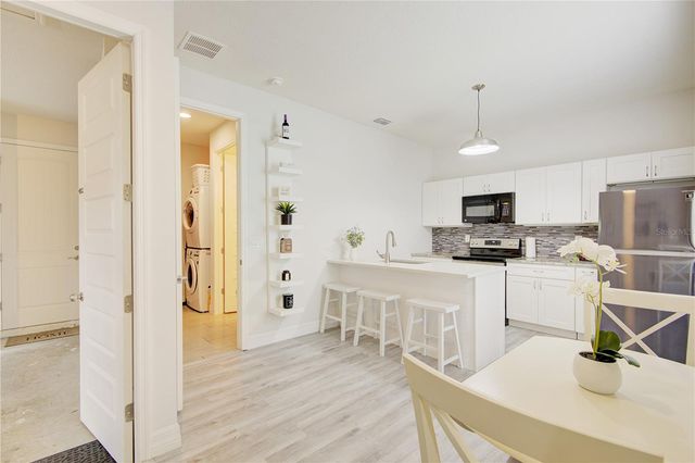 1132 WOOD DALE CIRCLE, Oviedo, FL 32765