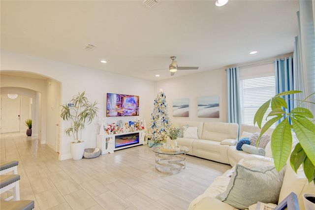 1132 WOOD DALE CIRCLE, Oviedo, FL 32765