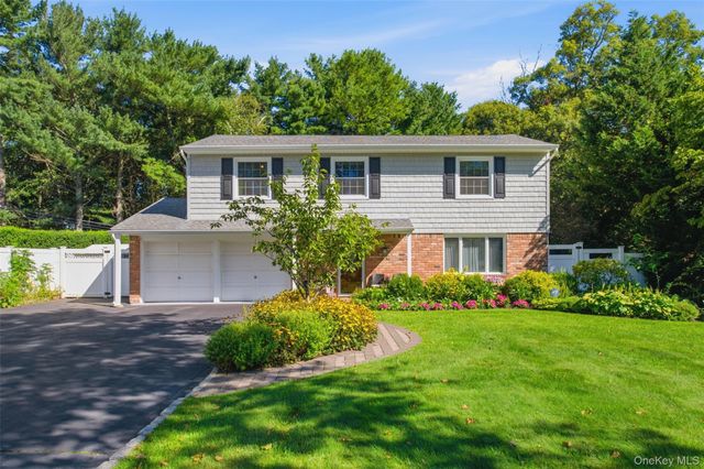 17 White Cliff Lane, Nesconset, NY 11767