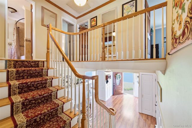 17 White Cliff Lane, Nesconset, NY 11767