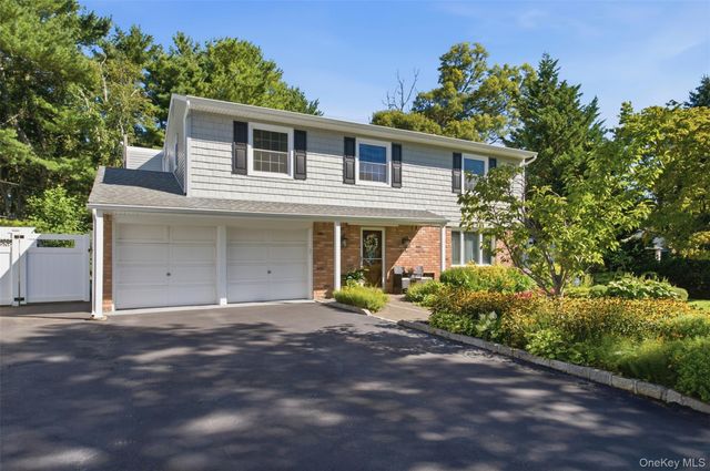 17 White Cliff Lane, Nesconset, NY 11767