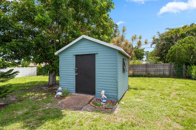 1261 SE Ladner Street, Port St Lucie, FL 34983