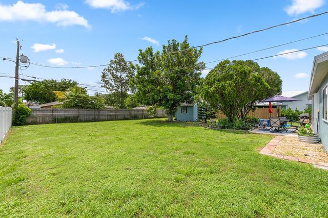 1261 SE Ladner Street, Port St Lucie, FL 34983