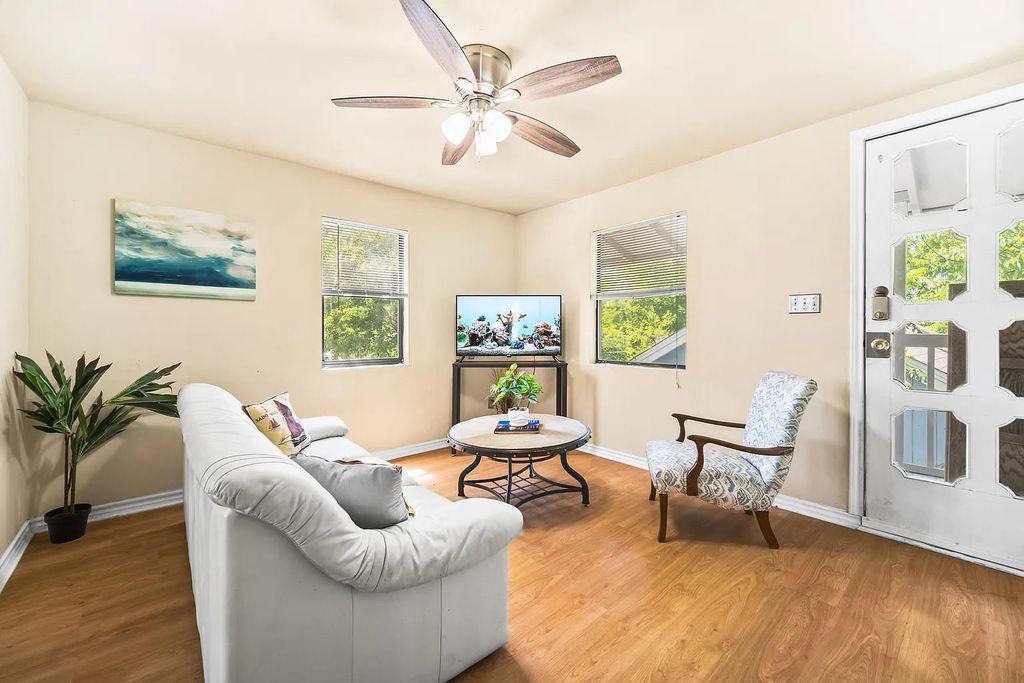 4812 Avenue G B, Austin, TX 78751