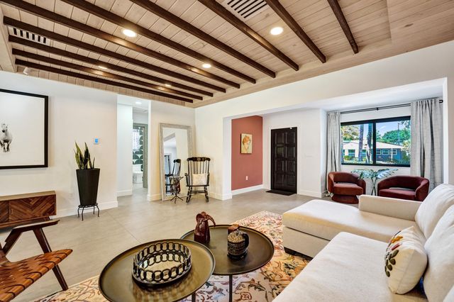 1424 NE 16TH Avenue, Fort Lauderdale, FL 33304