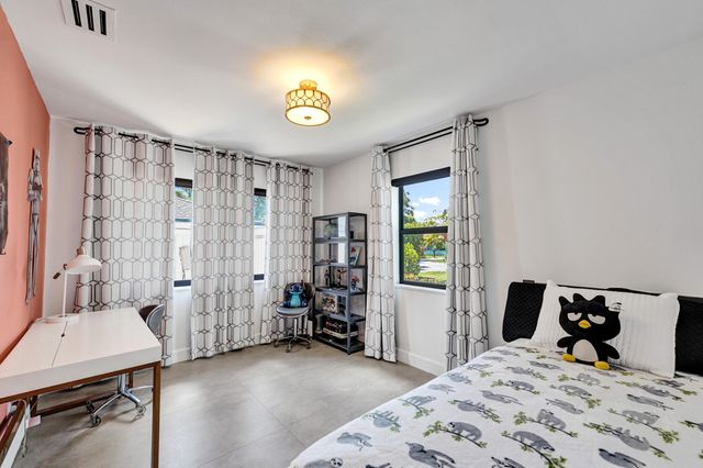 1424 NE 16TH Avenue, Fort Lauderdale, FL 33304