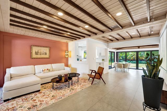 1424 NE 16TH Avenue, Fort Lauderdale, FL 33304