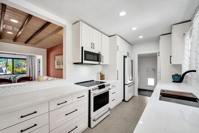 1424 NE 16TH Avenue, Fort Lauderdale, FL 33304