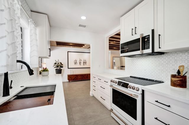1424 NE 16TH Avenue, Fort Lauderdale, FL 33304
