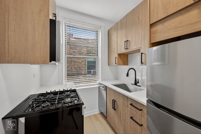 6971 N Bell Avenue 2, Chicago, IL 60645