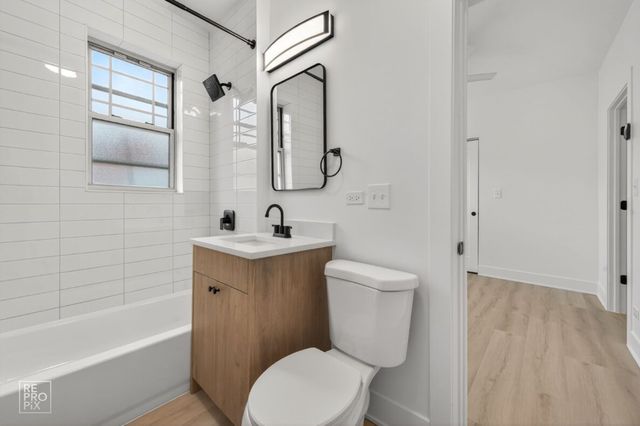 6971 N Bell Avenue 2, Chicago, IL 60645