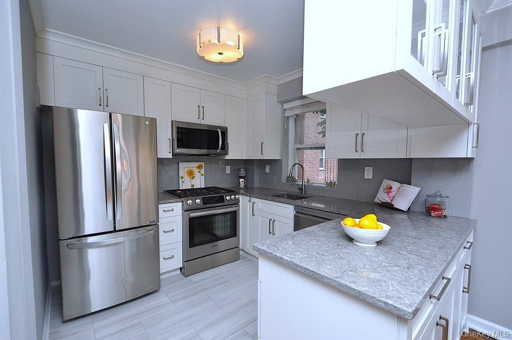 235 Garth Road E2E, Scarsdale, NY 10583 — exterior