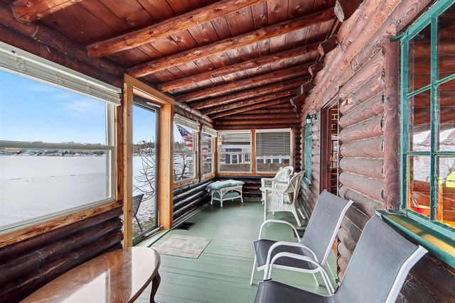 146 W Crooked Lake Drive, Kalamazoo, MI 49009