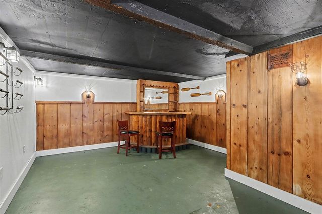 146 W Crooked Lake Drive, Kalamazoo, MI 49009