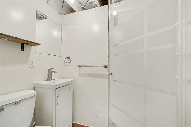 146 W Crooked Lake Drive, Kalamazoo, MI 49009