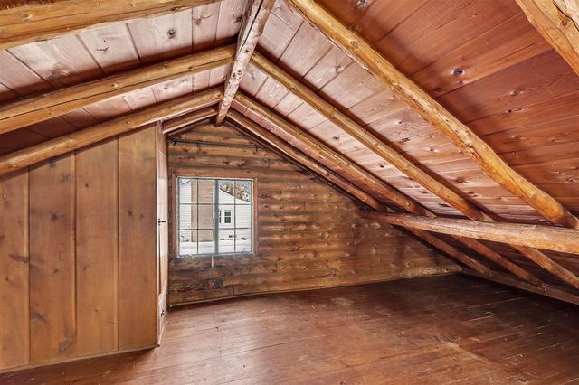 146 W Crooked Lake Drive, Kalamazoo, MI 49009