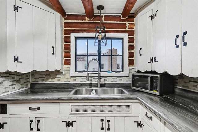 146 W Crooked Lake Drive, Kalamazoo, MI 49009