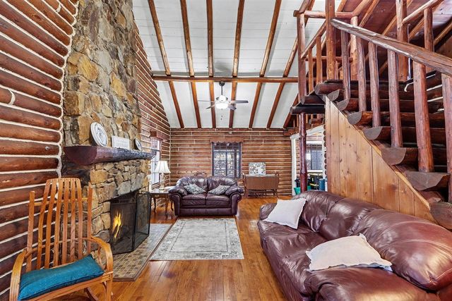 146 W Crooked Lake Drive, Kalamazoo, MI 49009