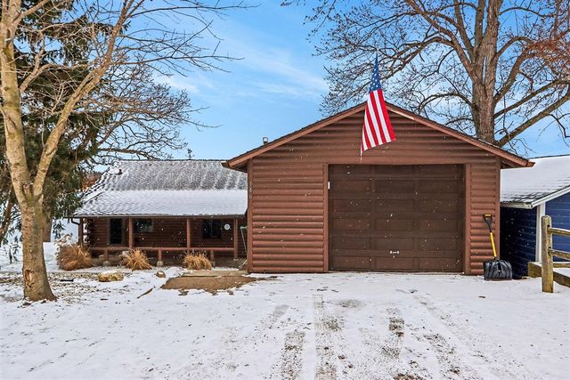 146 W Crooked Lake Drive, Kalamazoo, MI 49009
