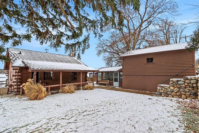 146 W Crooked Lake Drive, Kalamazoo, MI 49009