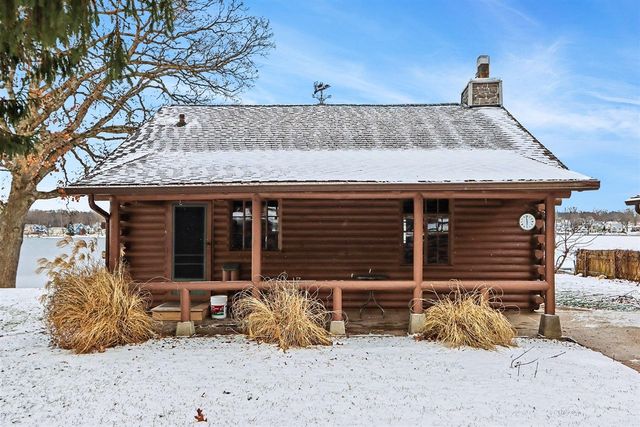 146 W Crooked Lake Drive, Kalamazoo, MI 49009