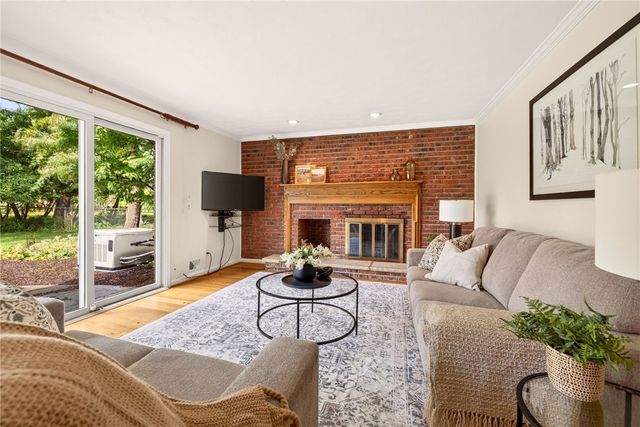 14 Pin Hook Lane, Pittsford, NY 14534