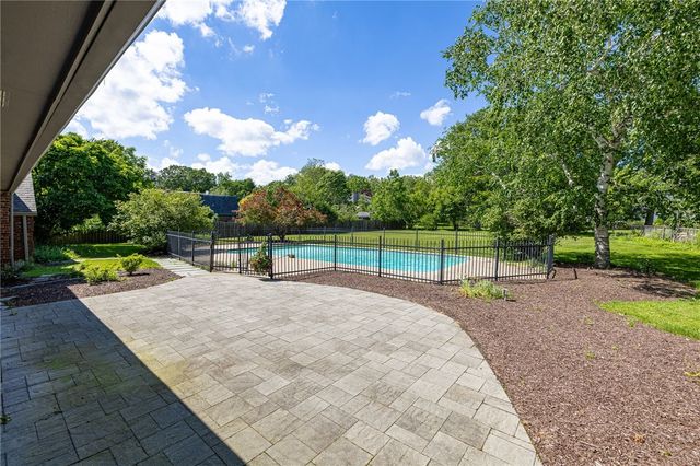 14 Pin Hook Lane, Pittsford, NY 14534