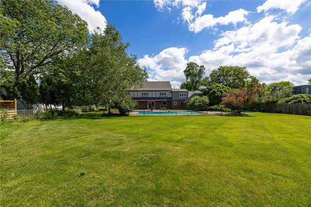 14 Pin Hook Lane, Pittsford, NY 14534