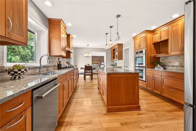 14 Pin Hook Lane, Pittsford, NY 14534