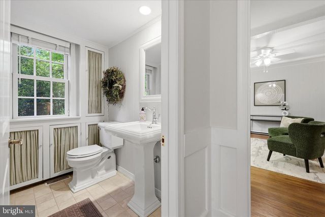 10 E RIDING DR, Cherry Hill, NJ 08003