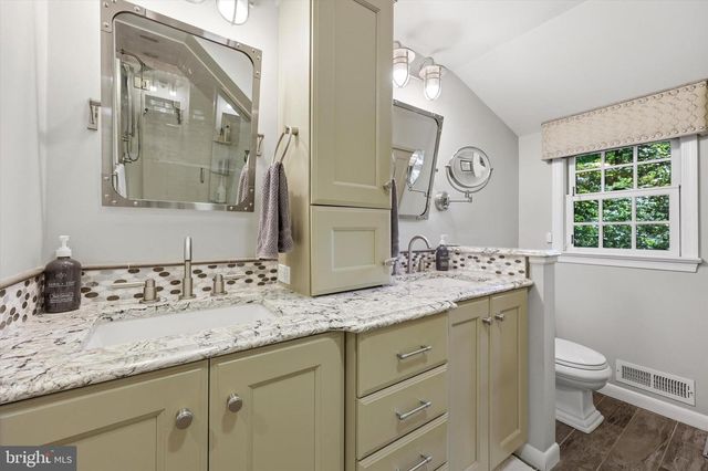 10 E RIDING DR, Cherry Hill, NJ 08003